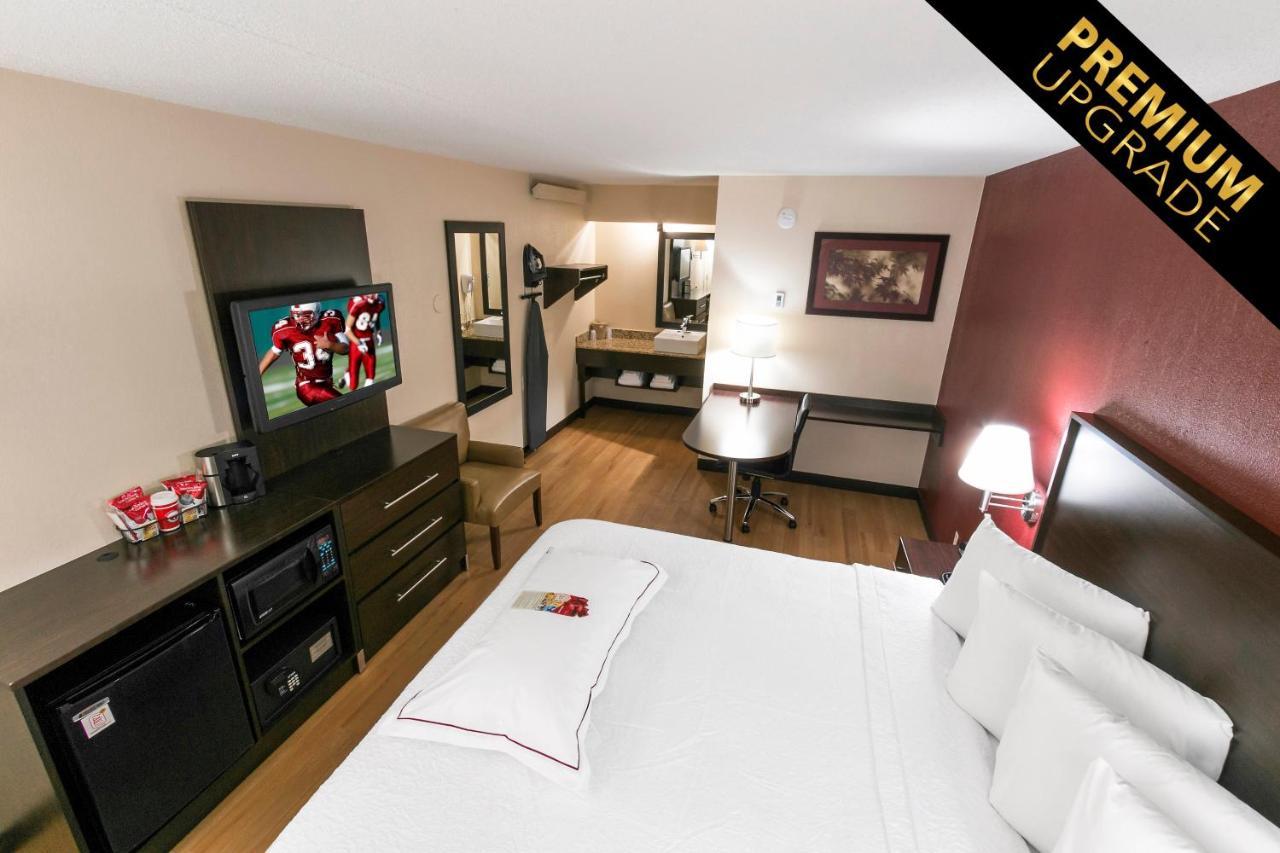 Red Roof Inn Plus+ Philadelphia Airport Essington Buitenkant foto