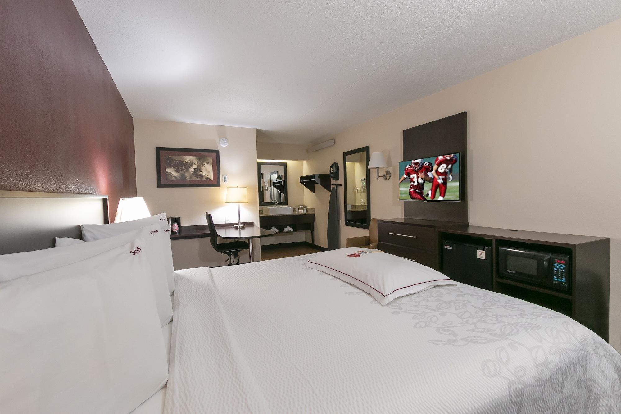 Red Roof Inn Plus+ Philadelphia Airport Essington Buitenkant foto