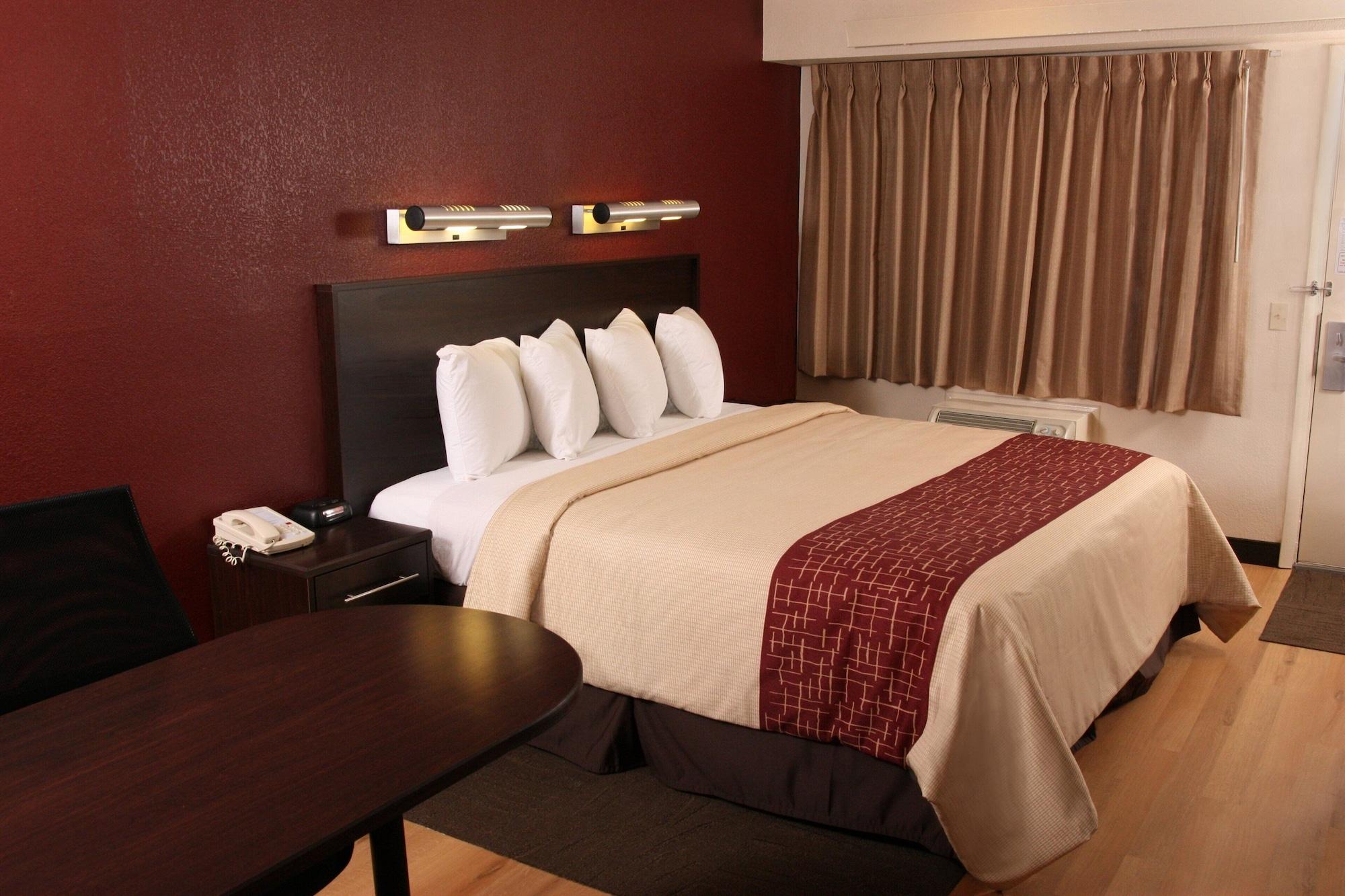 Red Roof Inn Plus+ Philadelphia Airport Essington Buitenkant foto